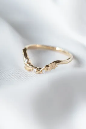 Curved ivy leaves wedding band with diamonds | Matching ring for Ivy Undina