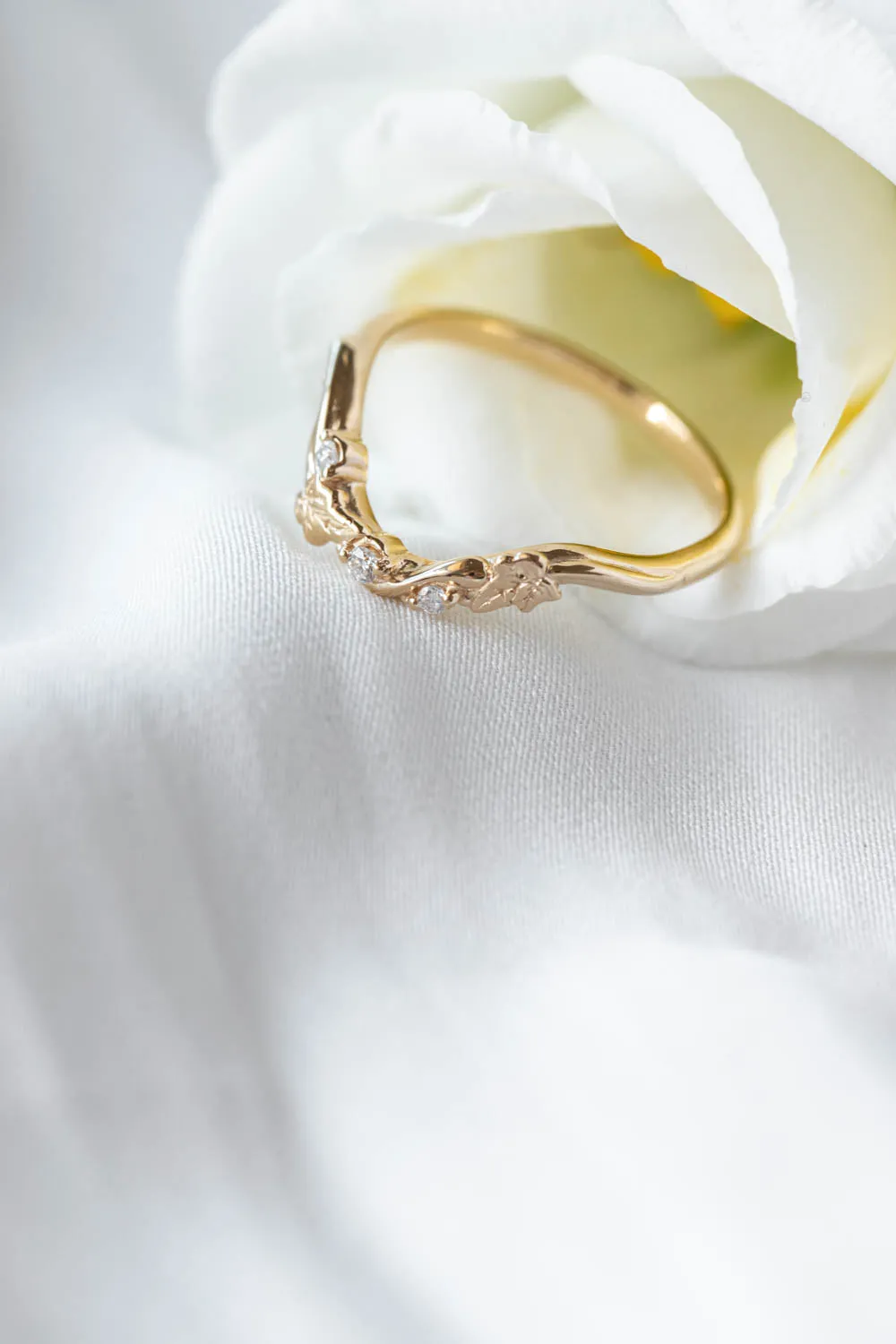 Curved ivy leaves wedding band with diamonds | Matching ring for Ivy Undina