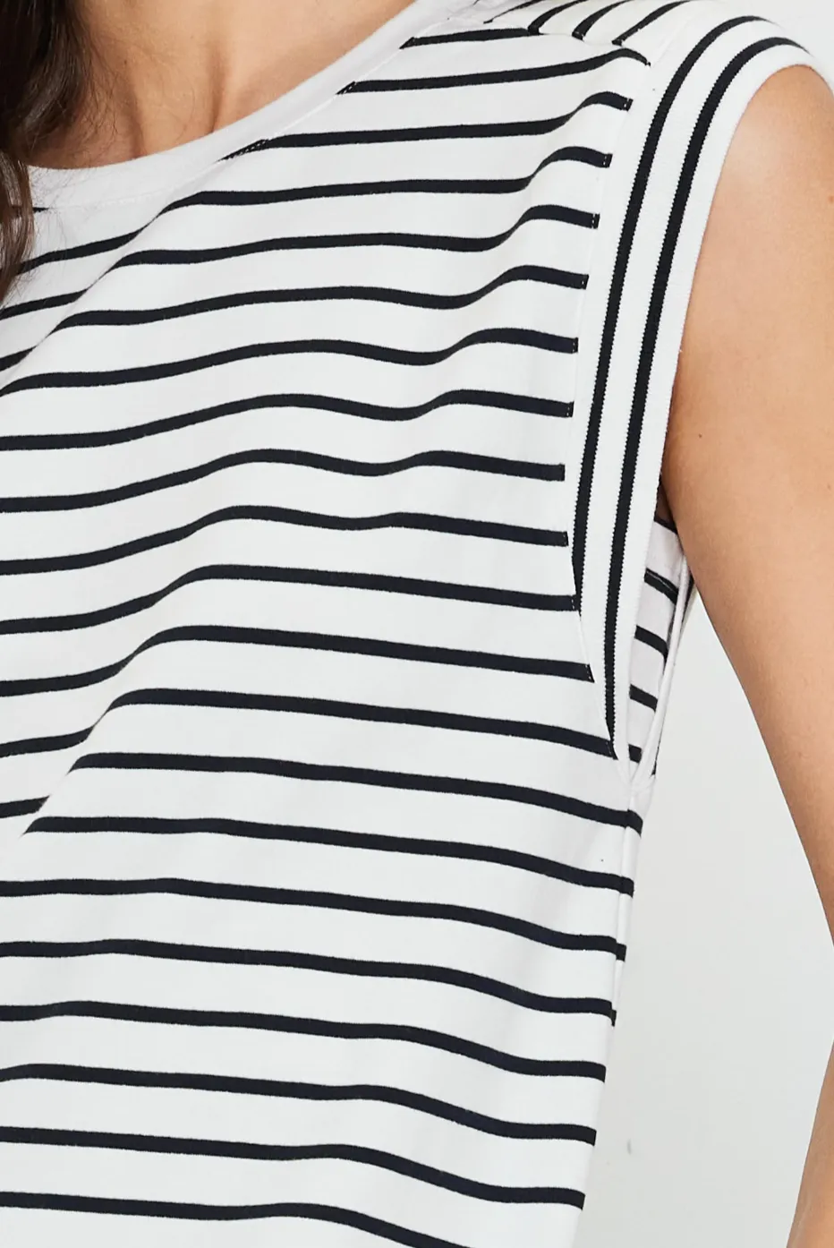 Leila Striped Sleeveless Top in White/Navy