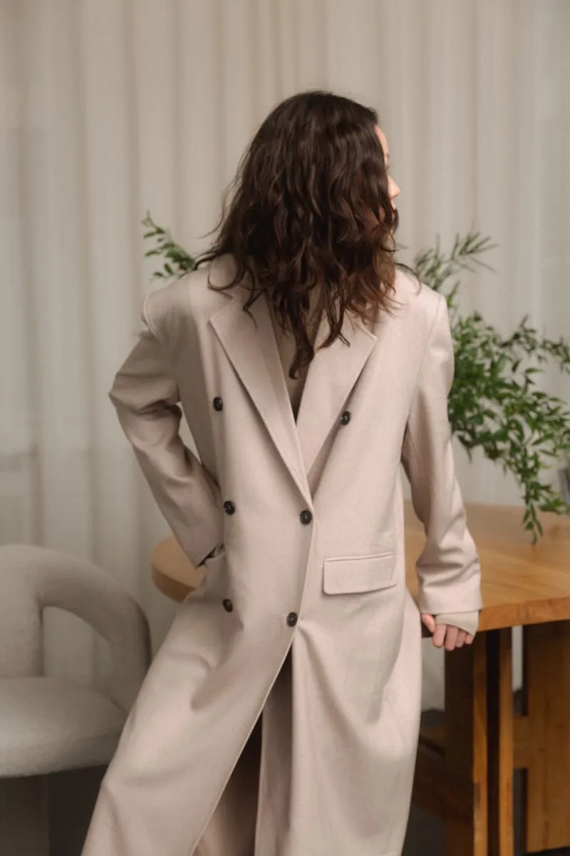 Mantel The Long Blazer in Creamy Grey